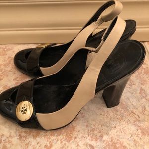 Tory Burch patent & leather sling backs. Size 7